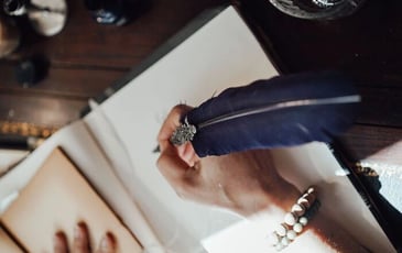 Atelier écriture et dessins à la plume et à l'encre