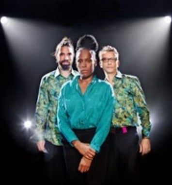 Sandra Nkaké, Trio Elles