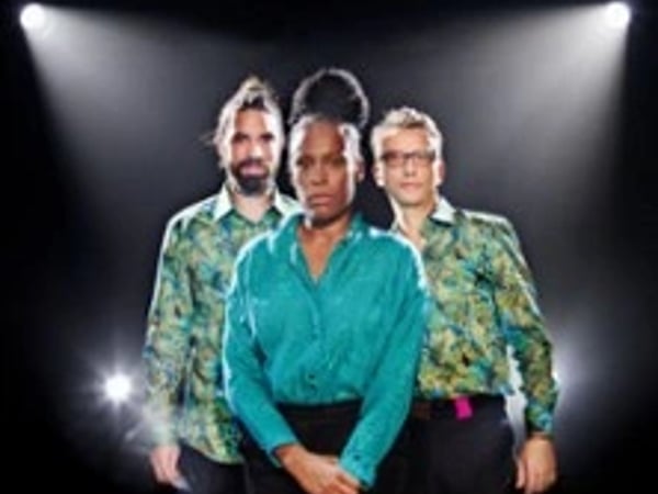 Sandra Nkaké, Trio Elles