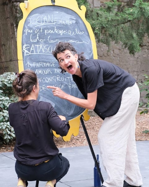 Les Leçons impertinentes de Zou, Mieux vaut en rire